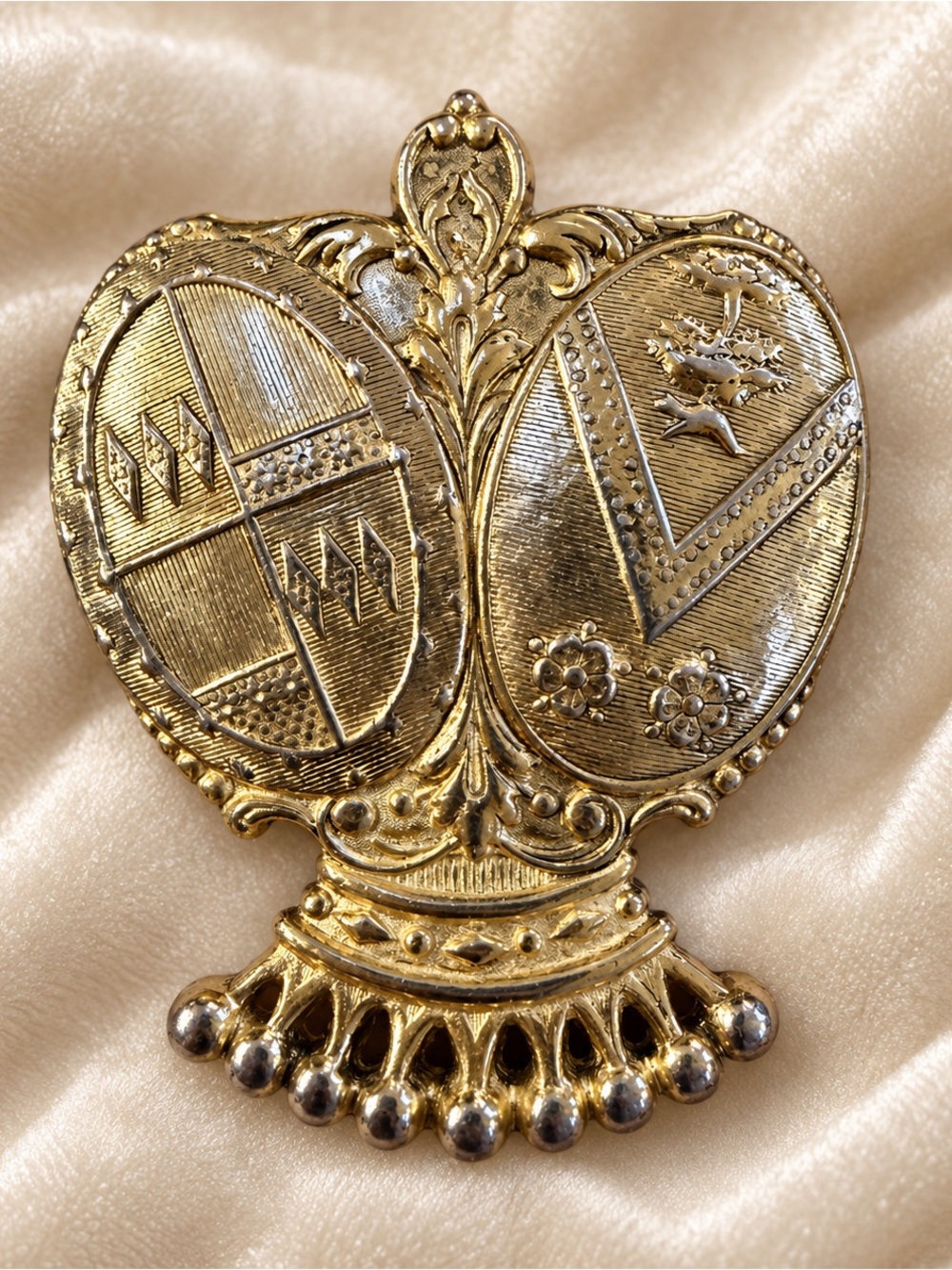 Vintage Accessocraft NYC Double Heart Heraldic Brooch Gold Tone 2.75” Signed